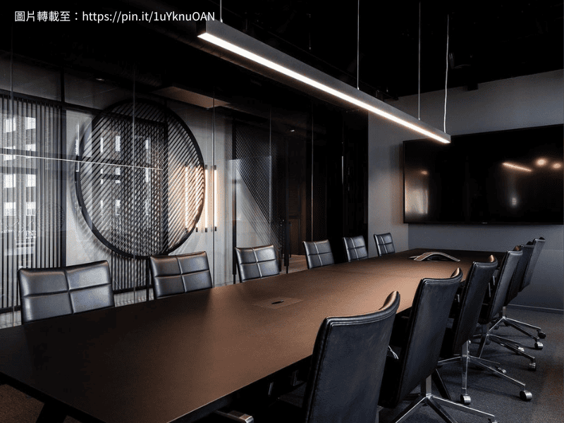 辦公室 顏色|黑色辦公室